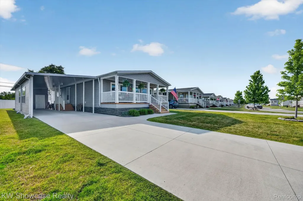 52525 Willow Wood Court Chesterfield Township MI 48051
