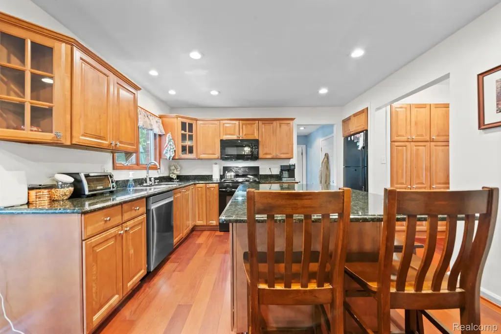 871 Spartan Drive Rochester Hills City MI 48309