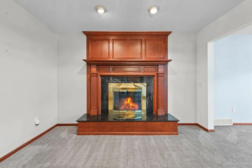871 Spartan Drive Rochester Hills City MI 48309