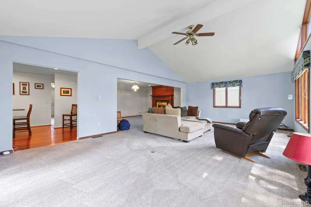 871 Spartan Drive Rochester Hills City MI 48309