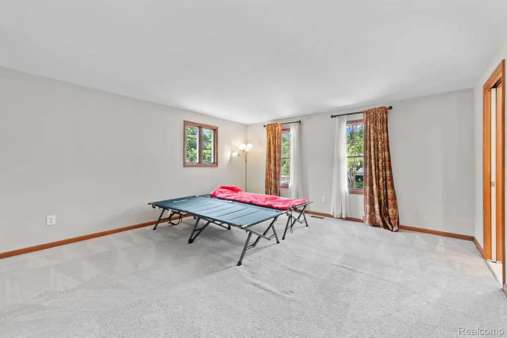 871 Spartan Drive Rochester Hills City MI 48309