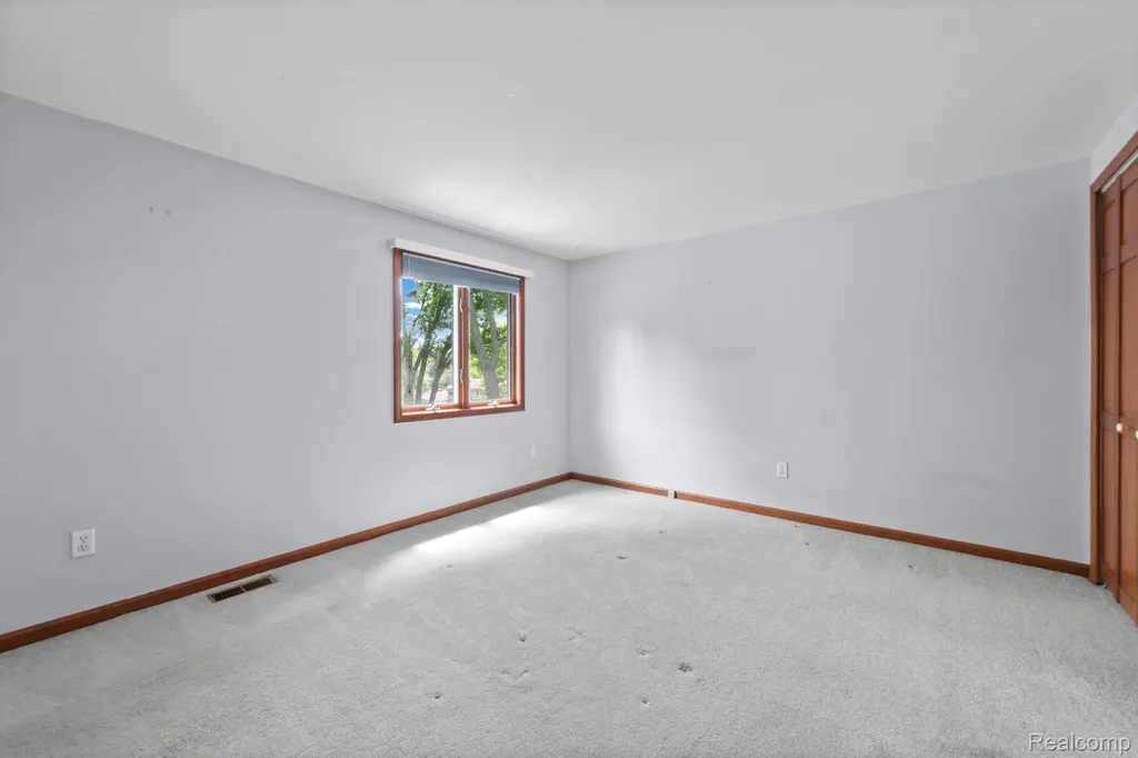 871 Spartan Drive Rochester Hills City MI 48309