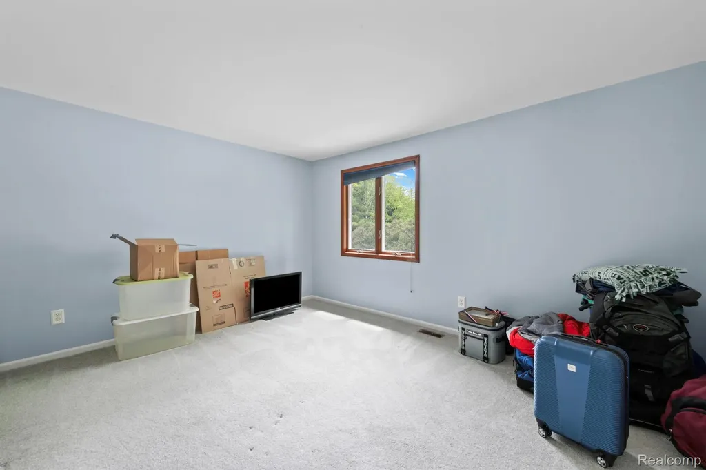 871 Spartan Drive Rochester Hills City MI 48309