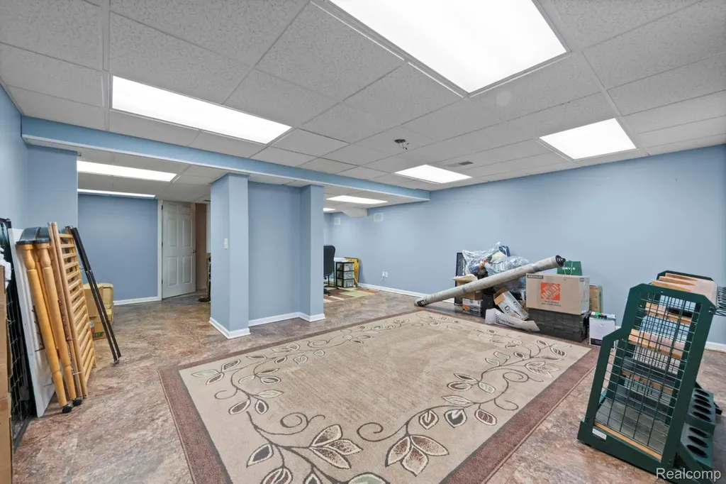 871 Spartan Drive Rochester Hills City MI 48309