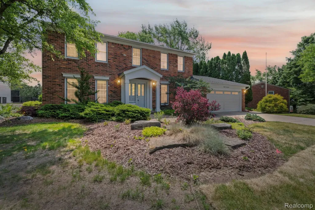 871 Spartan Drive Rochester Hills City MI 48309