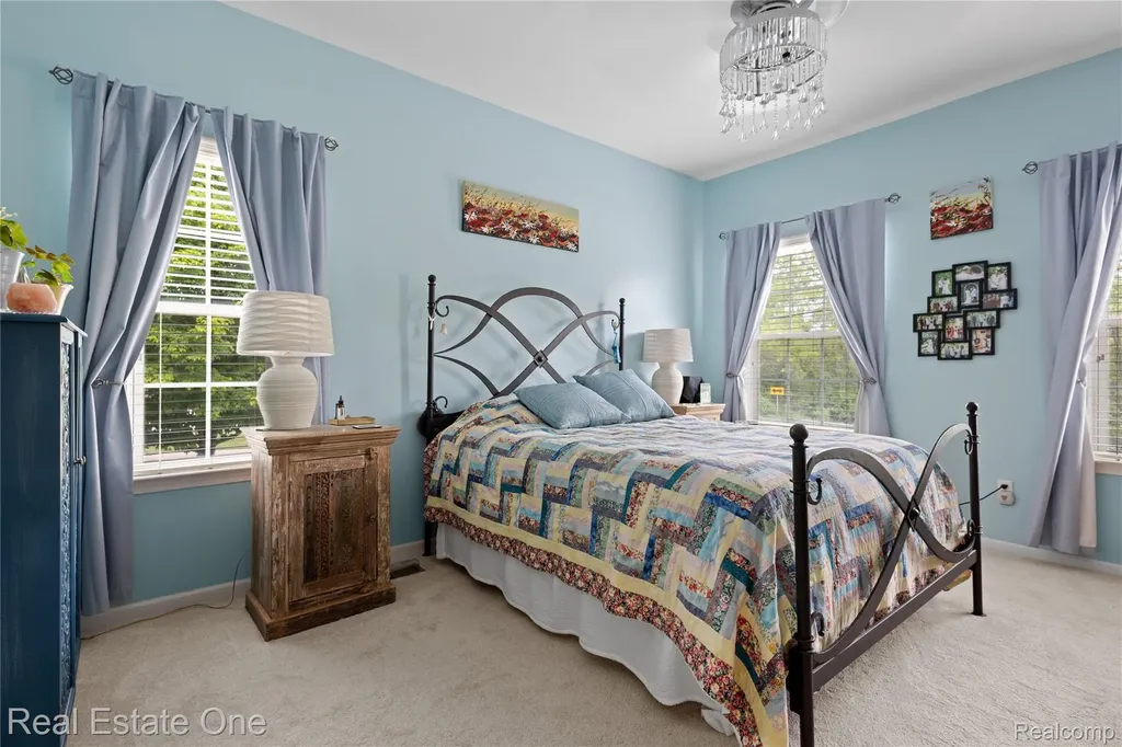 731 E Bluff Court Rochester Hills City MI 48307