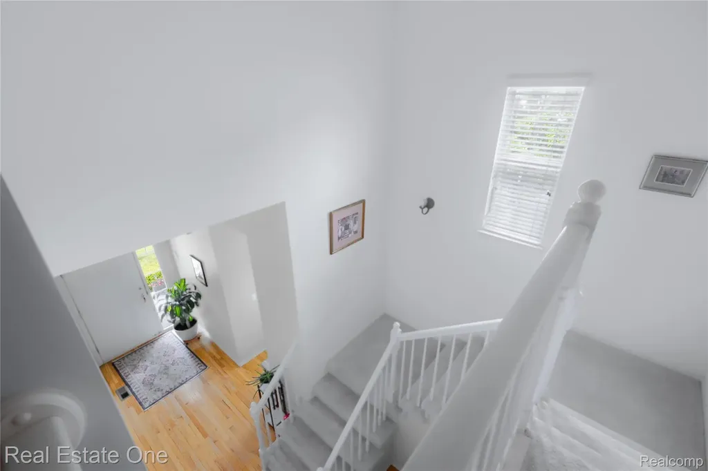 731 E Bluff Court Rochester Hills City MI 48307