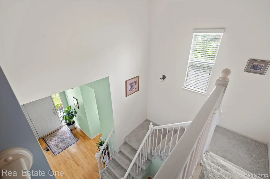 731 E Bluff Court Rochester Hills City MI 48307