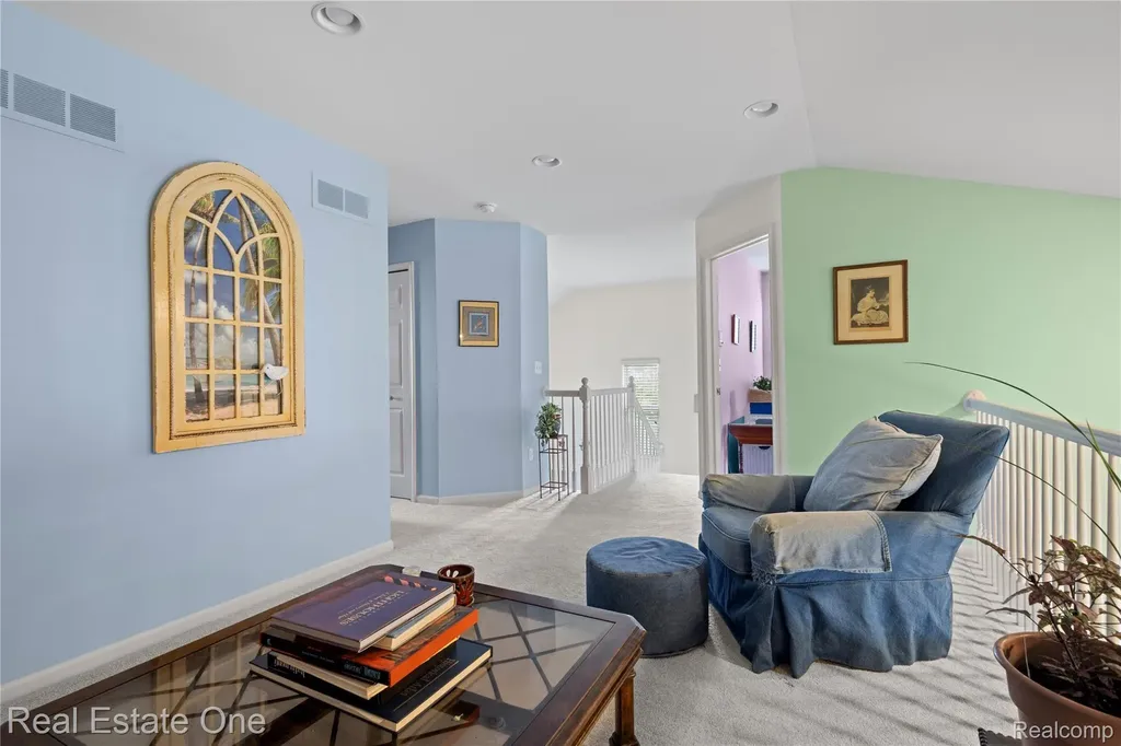 731 E Bluff Court Rochester Hills City MI 48307