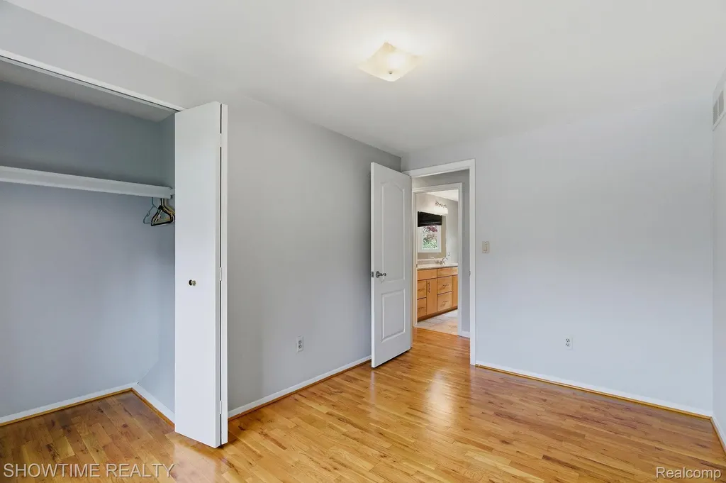 45466 Keding Street Utica City MI 48317