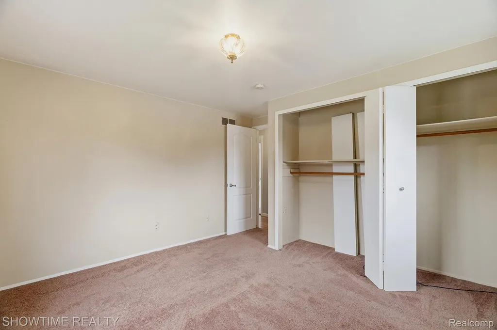 45466 Keding Street Utica City MI 48317