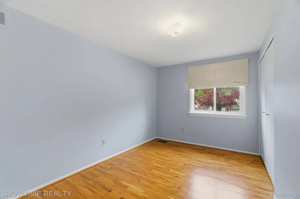 45466 Keding Street Utica City MI 48317