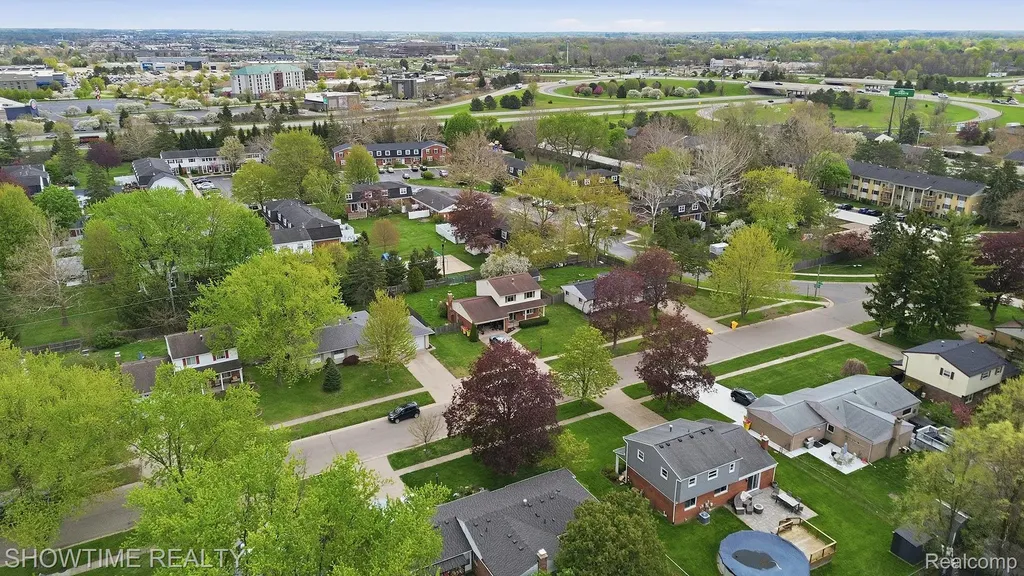 45466 Keding Street Utica City MI 48317