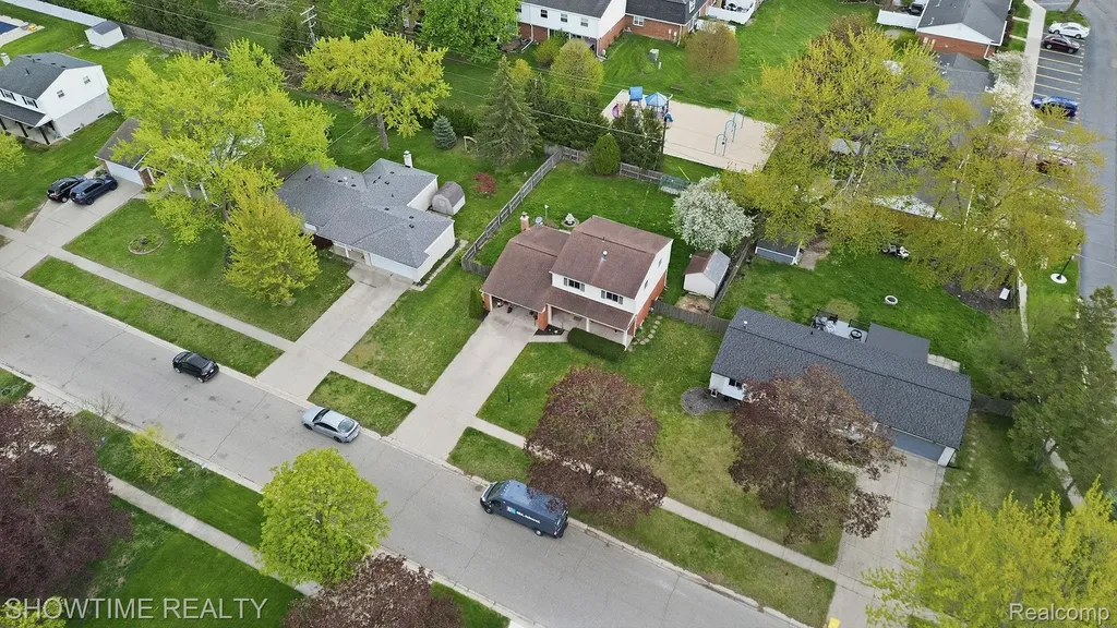 45466 Keding Street Utica City MI 48317