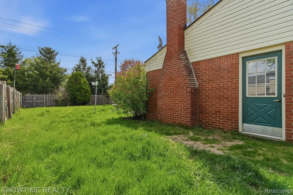 45466 Keding Street Utica City MI 48317