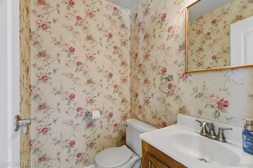 45466 Keding Street Utica City MI 48317