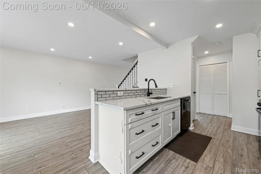 24429 Olde Orchard Street Novi City MI 48375