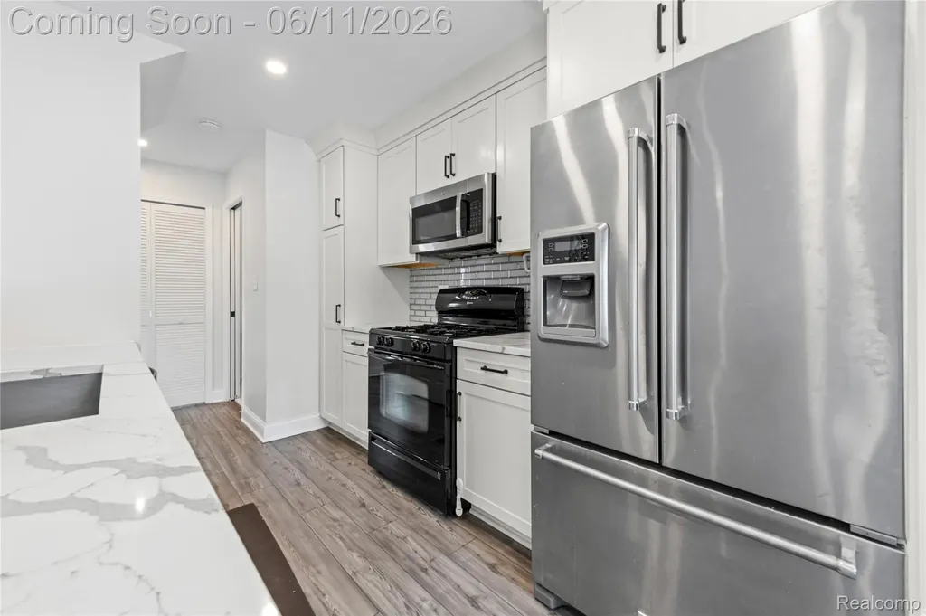 24429 Olde Orchard Street Novi City MI 48375