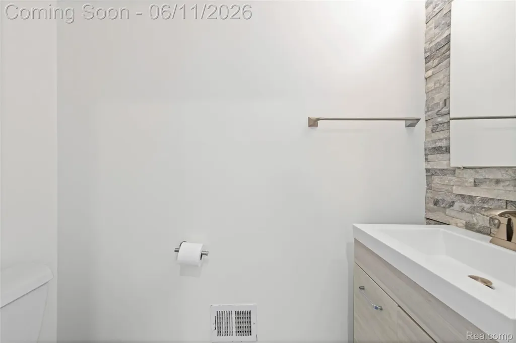 24429 Olde Orchard Street Novi City MI 48375