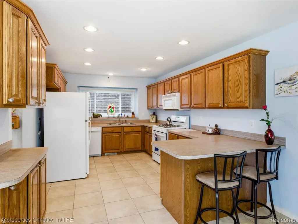 57196 Copper Creek Drive W Washington Township MI 48094