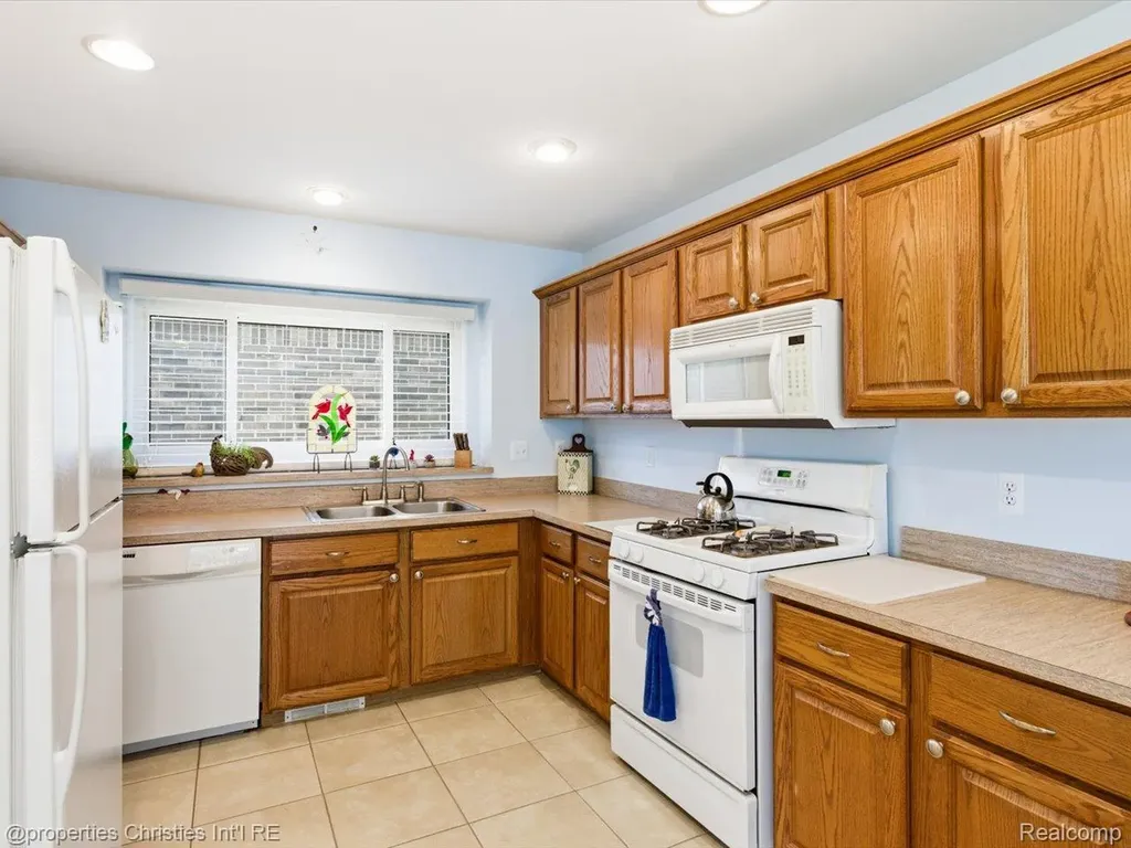 57196 Copper Creek Drive W Washington Township MI 48094