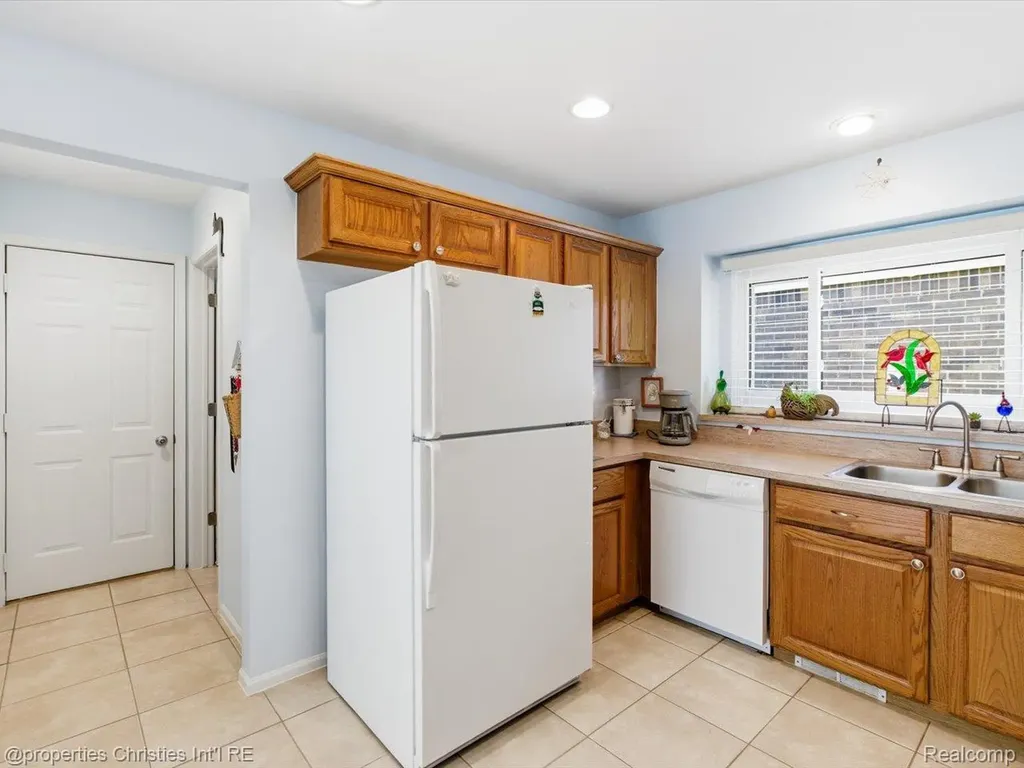 57196 Copper Creek Drive W Washington Township MI 48094