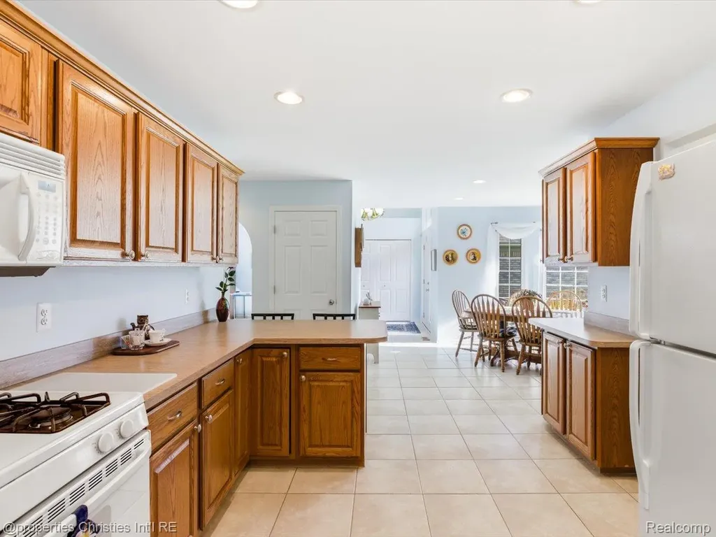 57196 Copper Creek Drive W Washington Township MI 48094
