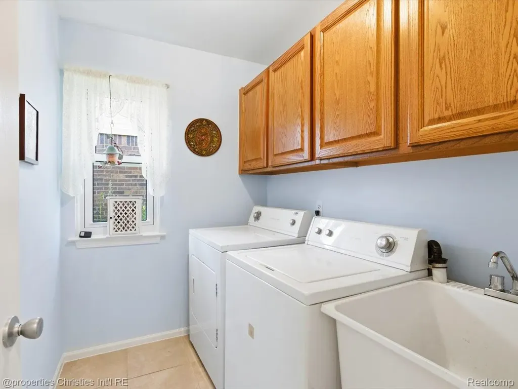 57196 Copper Creek Drive W Washington Township MI 48094