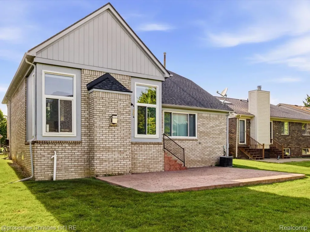 57196 Copper Creek Drive W Washington Township MI 48094