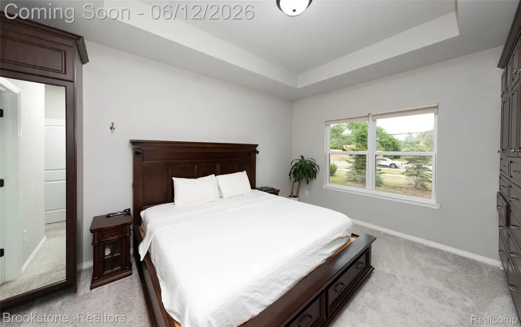 981 Cottage Troy City MI 48085