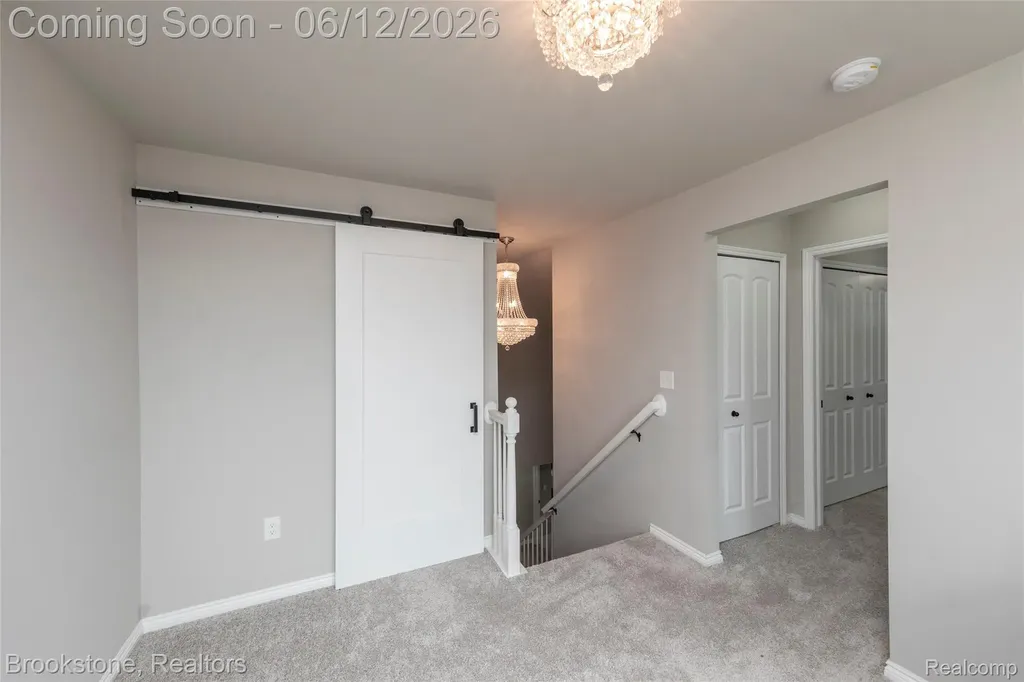 981 Cottage Troy City MI 48085