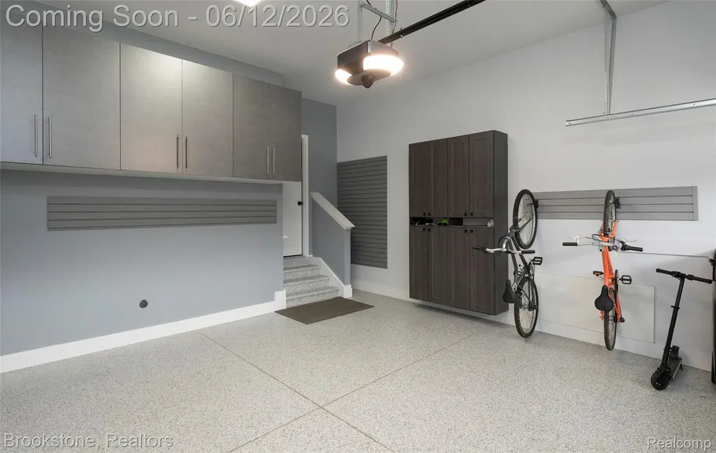 981 Cottage Troy City MI 48085