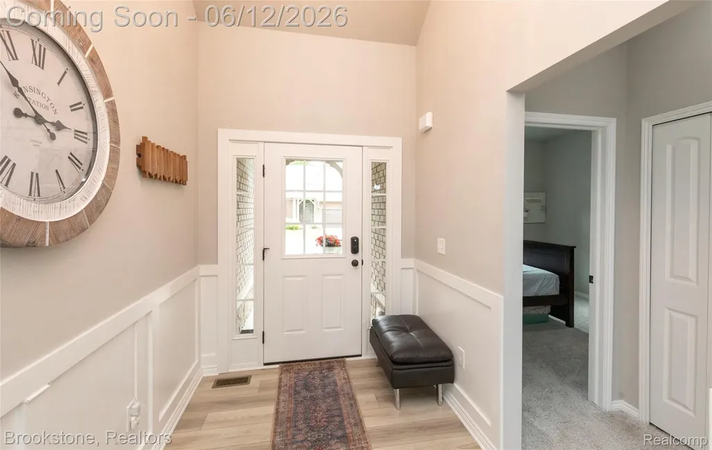 981 Cottage Troy City MI 48085