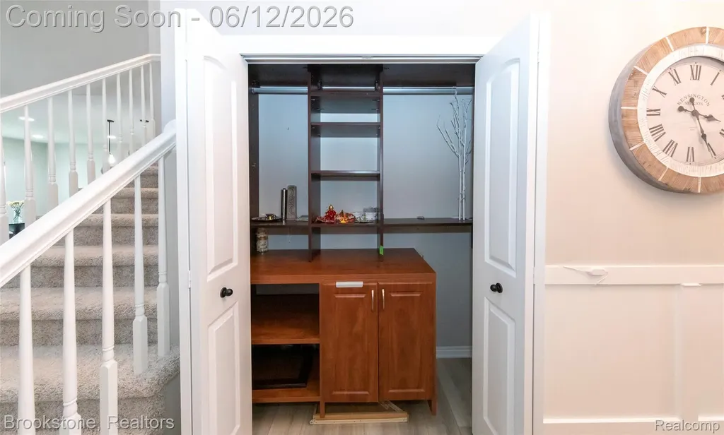981 Cottage Troy City MI 48085