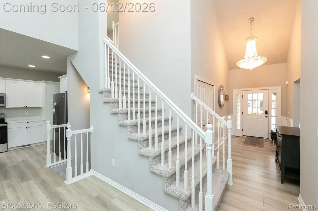 981 Cottage Troy City MI 48085