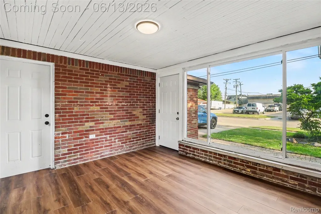 27591 Little Mack Avenue St. Clair Shores City MI 48081