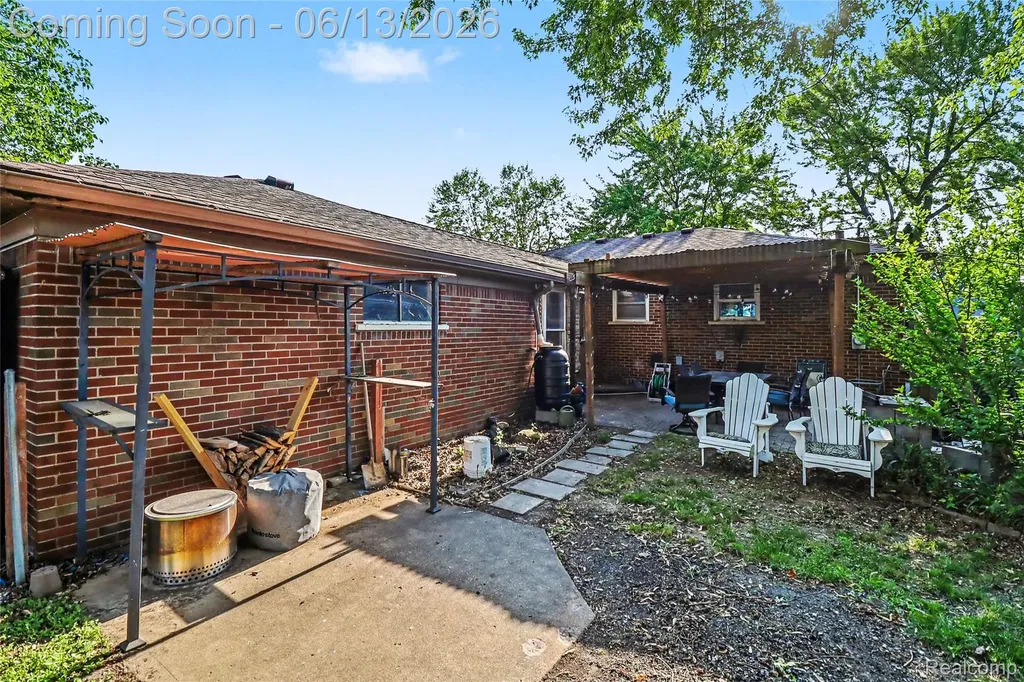 27591 Little Mack Avenue St. Clair Shores City MI 48081