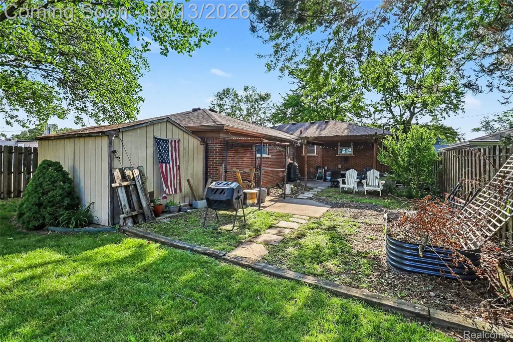 27591 Little Mack Avenue St. Clair Shores City MI 48081