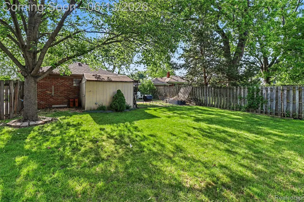 27591 Little Mack Avenue St. Clair Shores City MI 48081