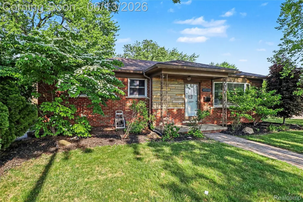 27591 Little Mack Avenue St. Clair Shores City MI 48081