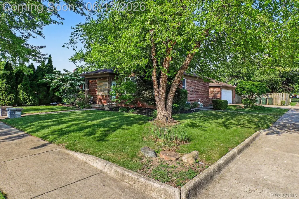 27591 Little Mack Avenue St. Clair Shores City MI 48081