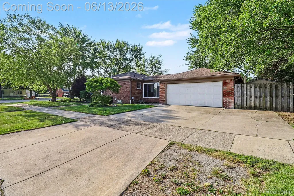 27591 Little Mack Avenue St. Clair Shores City MI 48081