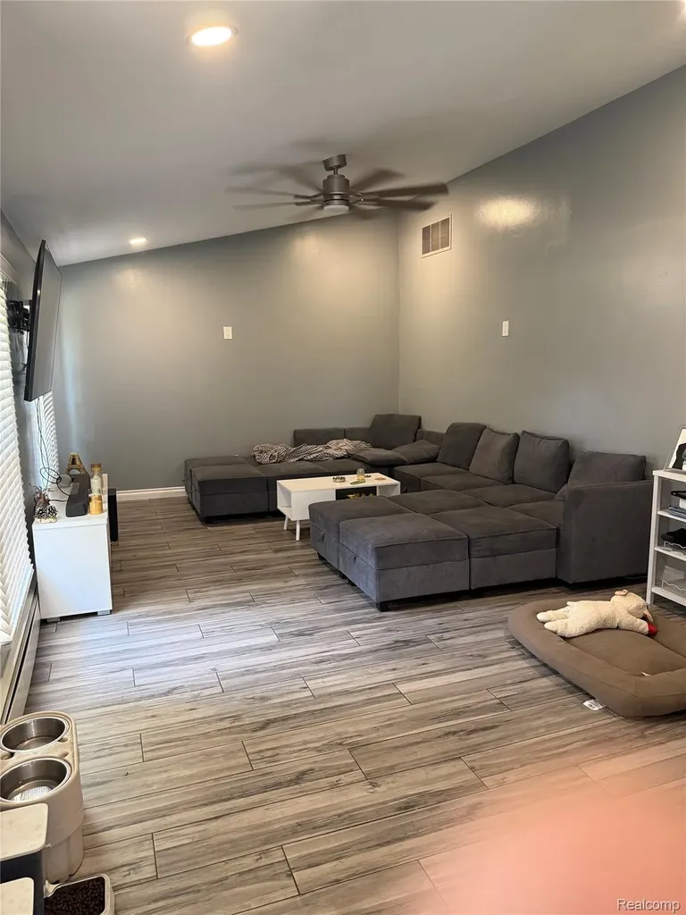 52240 Eastmoor Lane Shelby Charter Township MI 48316