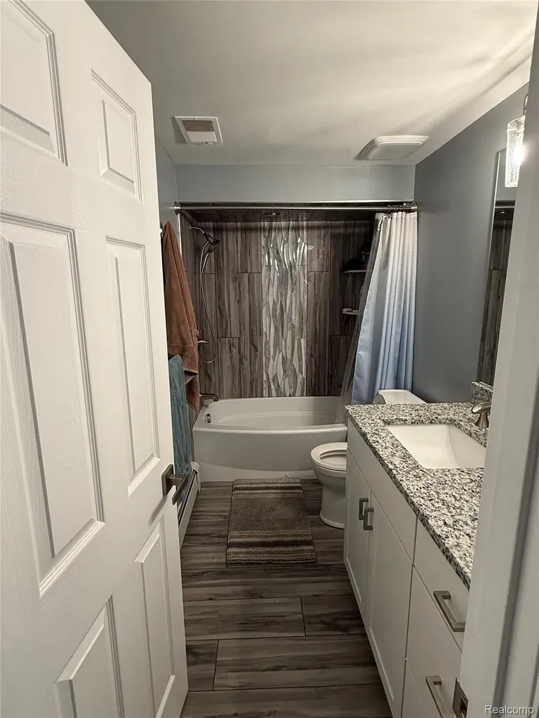 52240 Eastmoor Lane Shelby Charter Township MI 48316