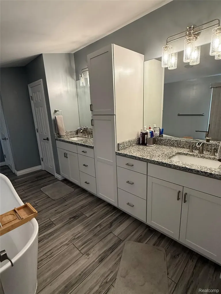 52240 Eastmoor Lane Shelby Charter Township MI 48316