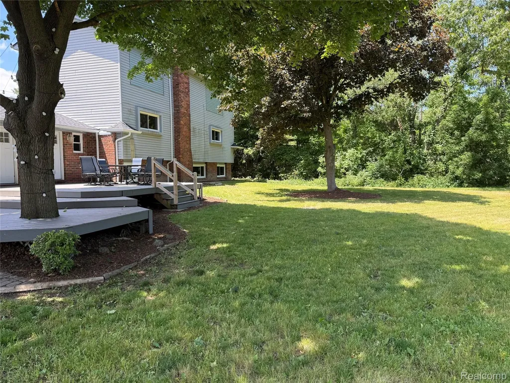 52240 Eastmoor Lane Shelby Charter Township MI 48316