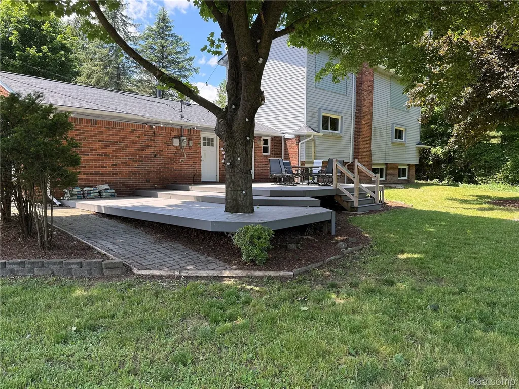 52240 Eastmoor Lane Shelby Charter Township MI 48316