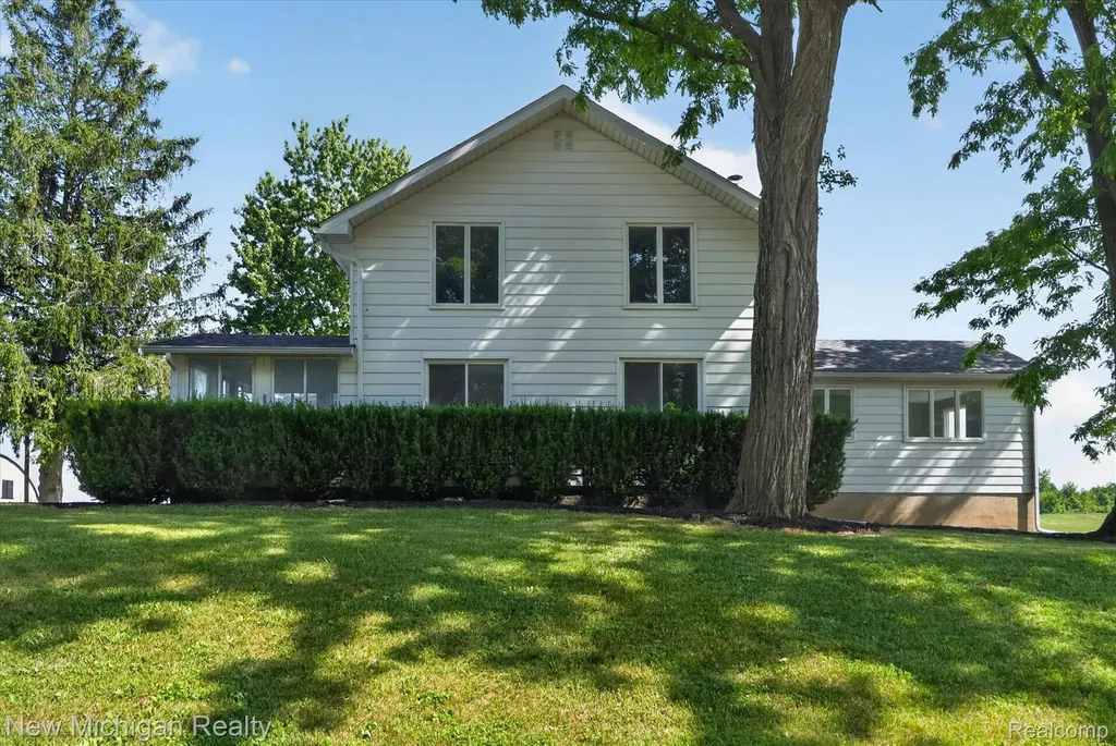 11374 Lahring Road Argentine Township MI 48418