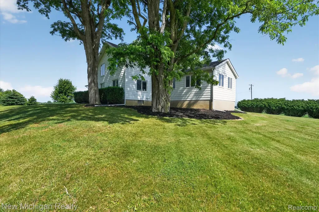 11374 Lahring Road Argentine Township MI 48418