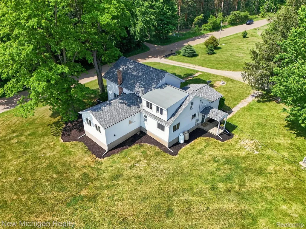11374 Lahring Road Argentine Township MI 48418
